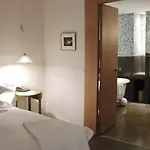 Pershing Hall 5*