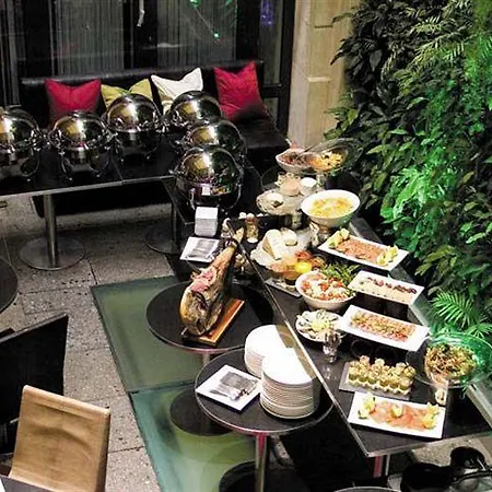 Отель Pershing Hall 5*