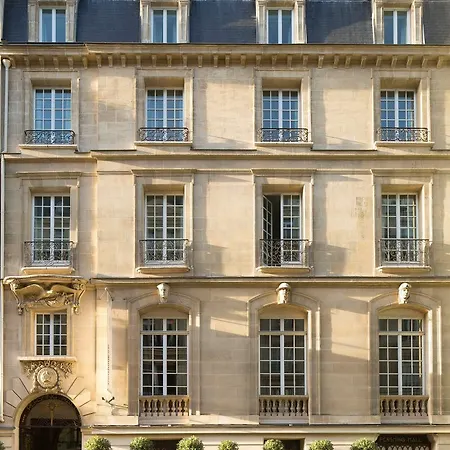 Pershing Hall Отель