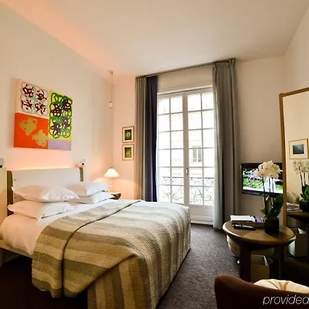 מלון Pershing Hall 5*