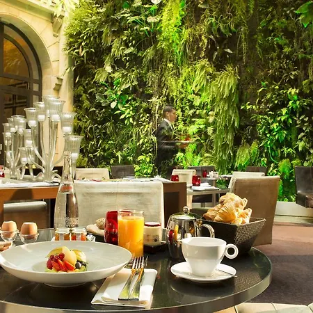 Pershing Hall Hotell