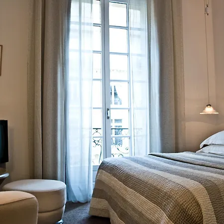 Hotel Pershing Hall 5*