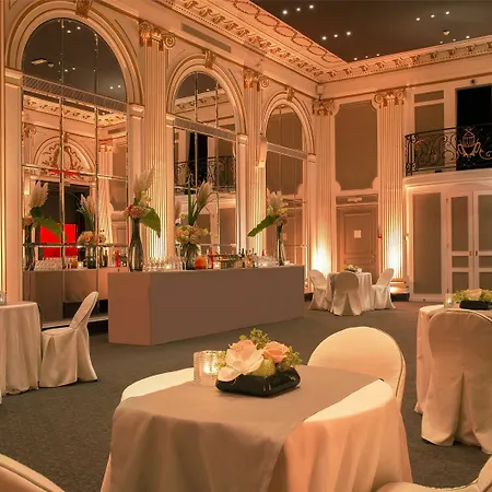 ホテル Pershing Hall 5*