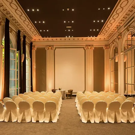 Pershing Hall Hotell 5*