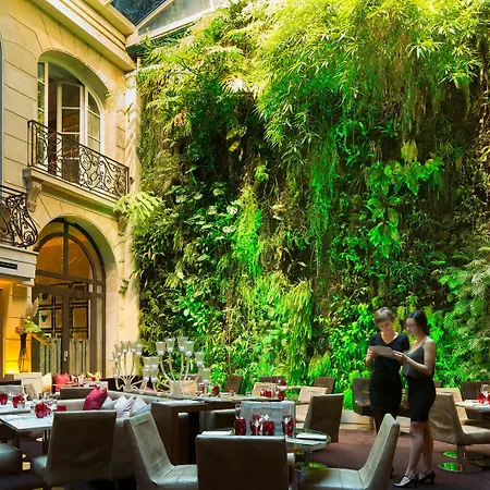 Pershing Hall Hotell
