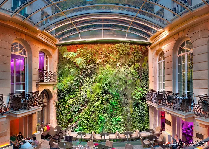 Hotel Pershing Hall Paris