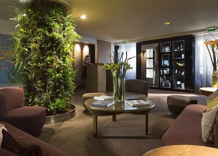 Pershing Hall Hotel