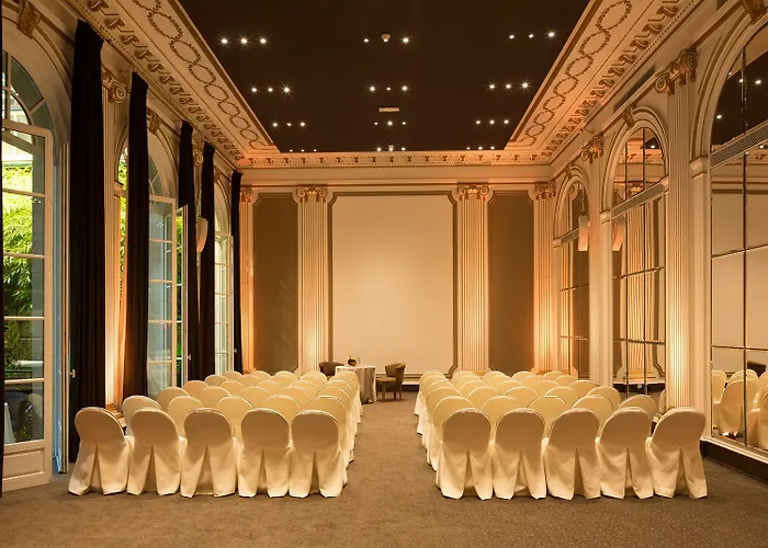 Pershing Hall Szálloda 5*