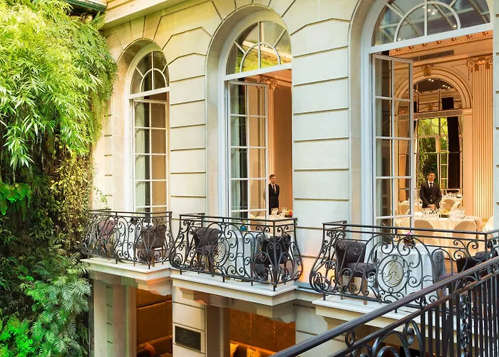Hotel Pershing Hall Paris