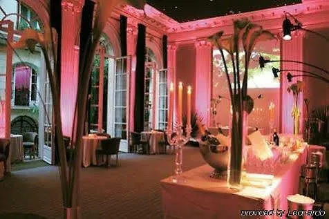 Pershing Hall Szálloda 5*