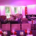 Hotel Pershing Hall 5*