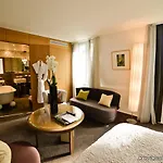 Pershing Hall Paris