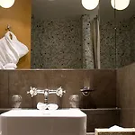 Pershing Hall Hotel