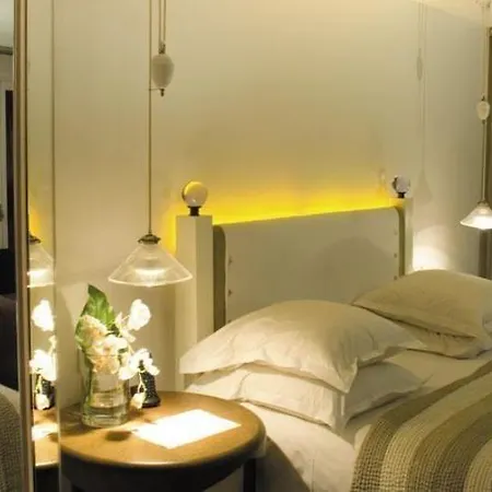 Pershing Hall 5*