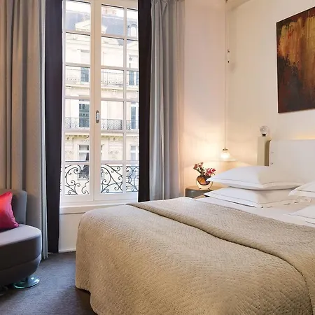 Pershing Hall 5*