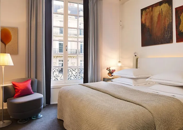 Pershing Hall 5*