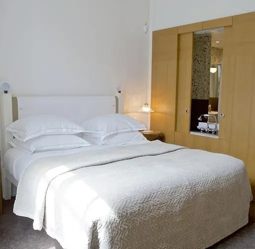 Pershing Hall Отель 5*